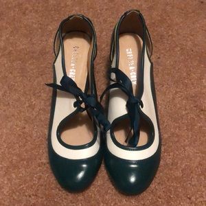 Never Worn Modcloth Vintage Oxfords 7.5